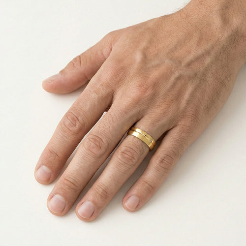 Bagues de mariage en or jaune.