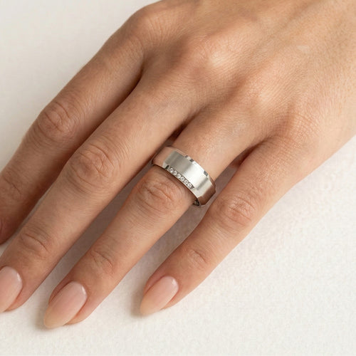 Bagues de mariage en or blanc avec design