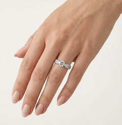 Strahlender Silberring für Sie