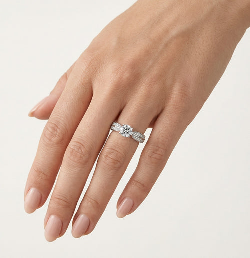 Bague éclatante en argent pour elle