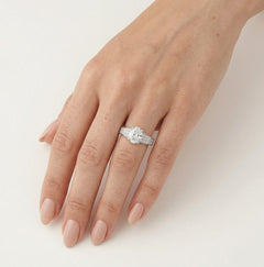 Bague femme en argent avec taille ronde et ovale