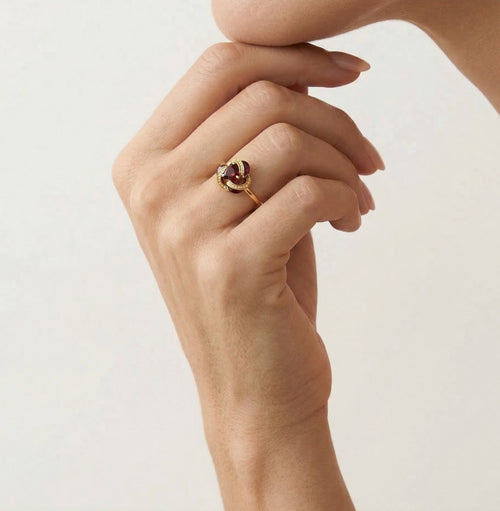 Round garnet tension ring