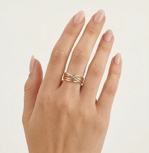 Curved tri-gold elegance ring