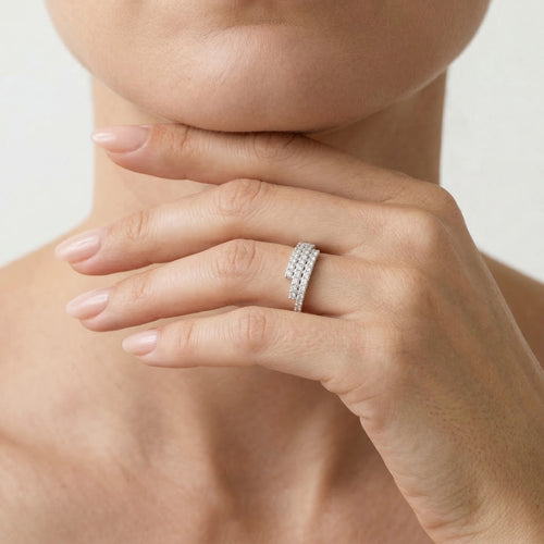  Zlatý prsten se třemi kubickými zirkony