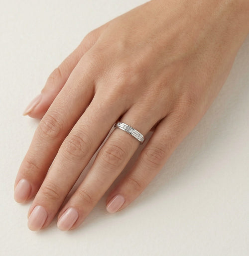 Bague chic en argent avec taille radiant rectangulaire
