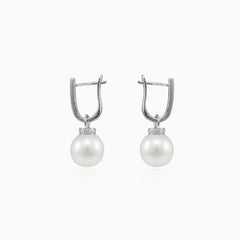 Visací perlové a diamantové náušnice