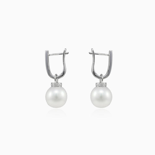 Visací perlové a diamantové náušnice