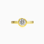 Bague en or avec zircon cubique serti.