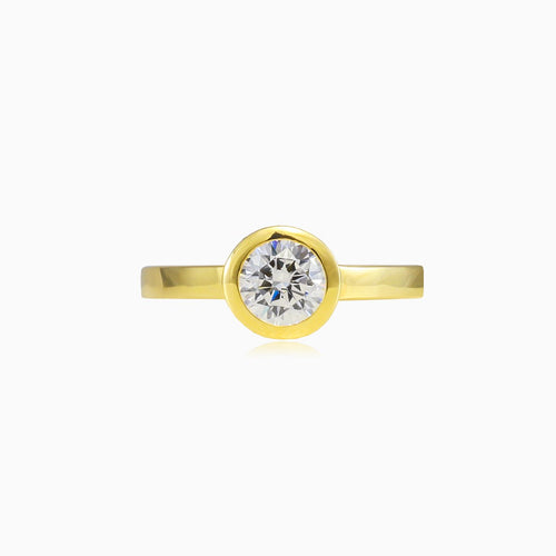 Bague en or avec zircon cubique serti.