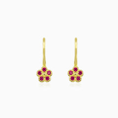 Pendientes de oro amarillo con flor roja