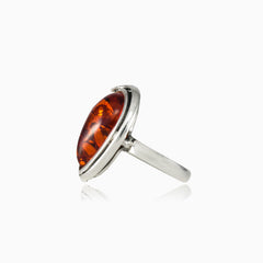 Bague goutte d’ambre.