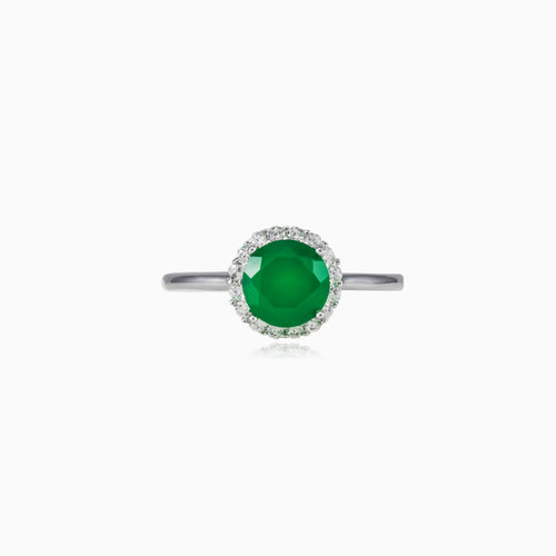 Anillo con halo redondo de jade