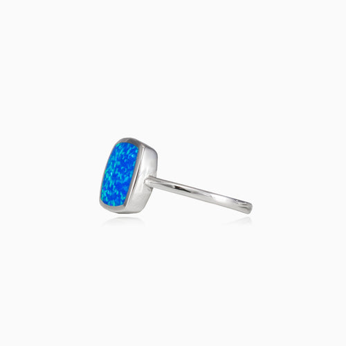 Bague carrée plate en opale bleue