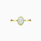 Jednoduchý prsten s bílým opálem 