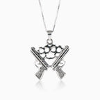 Deux pistolets en argent