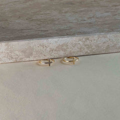 Bague croix en or avec zircon cubique