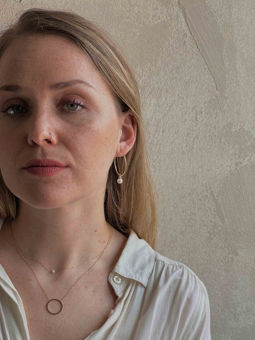 Plain circle yellow gold necklace